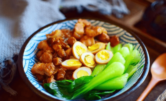 
自制台式卤肉饭 家常做法超简朴 1分钟学会 吃起来相当过瘾！“火狐电竞”(图3)