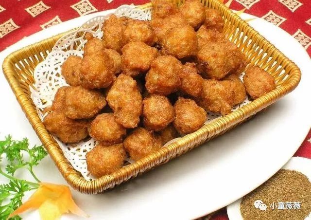 火狐电竞官网:昔日国足左路飞翼已失去里皮信任? 一次互换竟毁掉两中超猛将(图2) 火狐电竞