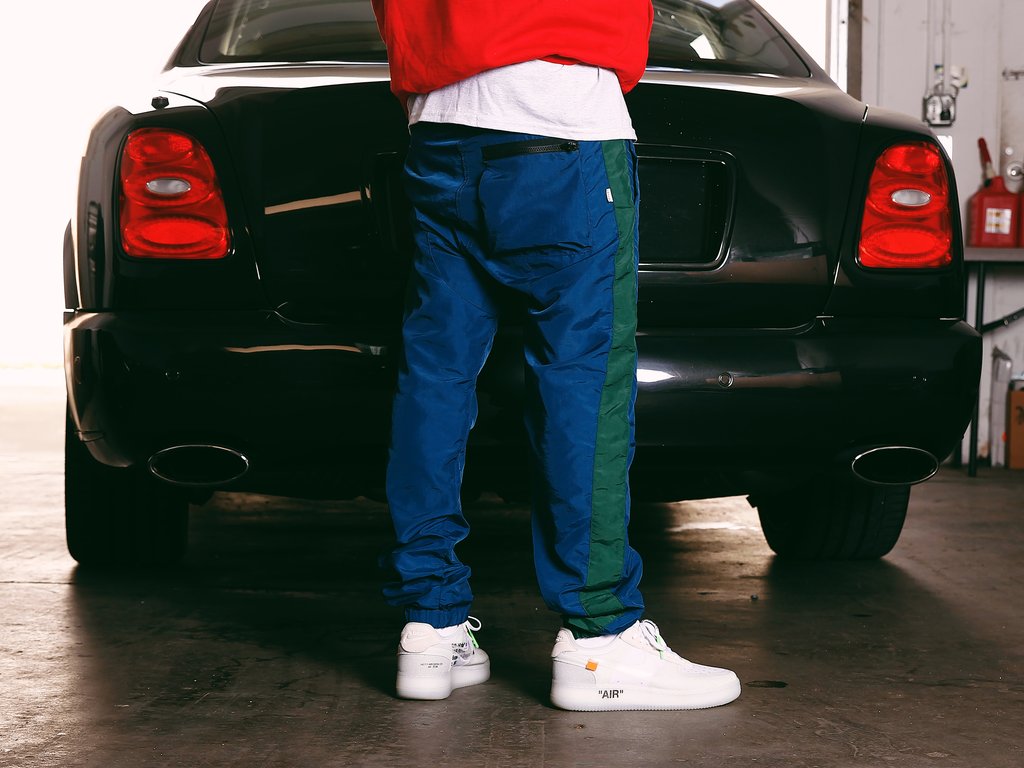 【火狐电竞平台】近现代书画市场格局生变大师级作品价格下跌20%(图3) 火狐电竞