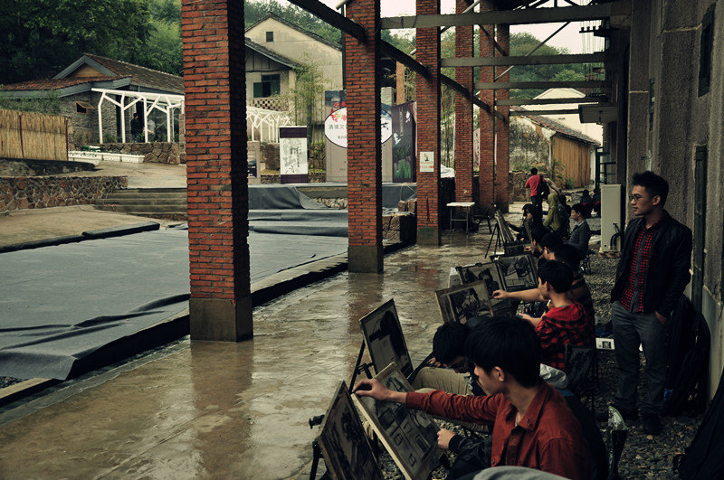 美食分享:红枣桂圆小米粥,秘制烧排骨,核桃鸡脯肉的简单做法【火狐电竞】(图3) 火狐电竞平台