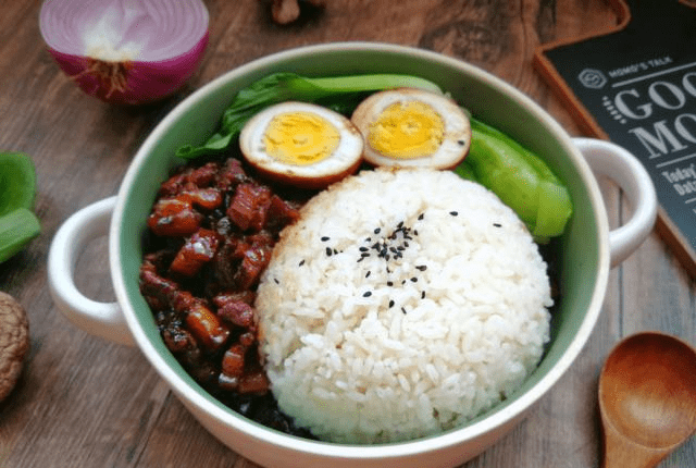 火狐电竞官网-
想吃卤肉饭自己在家做 配方和步骤都告诉你 简朴鲜味又实惠(图3) 火狐电竞官网-
想吃卤肉饭自己在家做 配方和步骤都告诉你 简朴鲜味又实惠(图3)